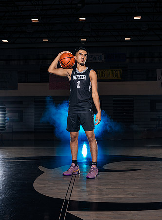 GUYER-B BB-SOCIAL MEDIA-102